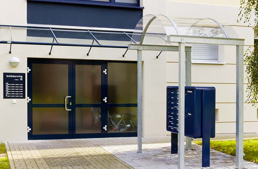 Glas als Wetterschutz und Vordach